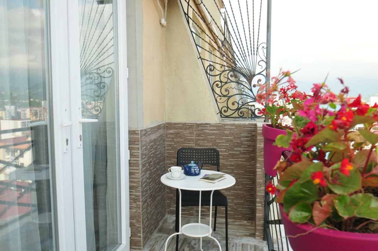 With A View Of The Trinity Holy Apartment Batumi